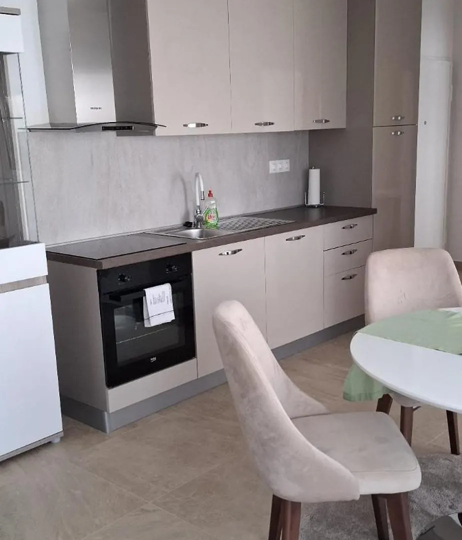 Apartman Peroj S5 0*,